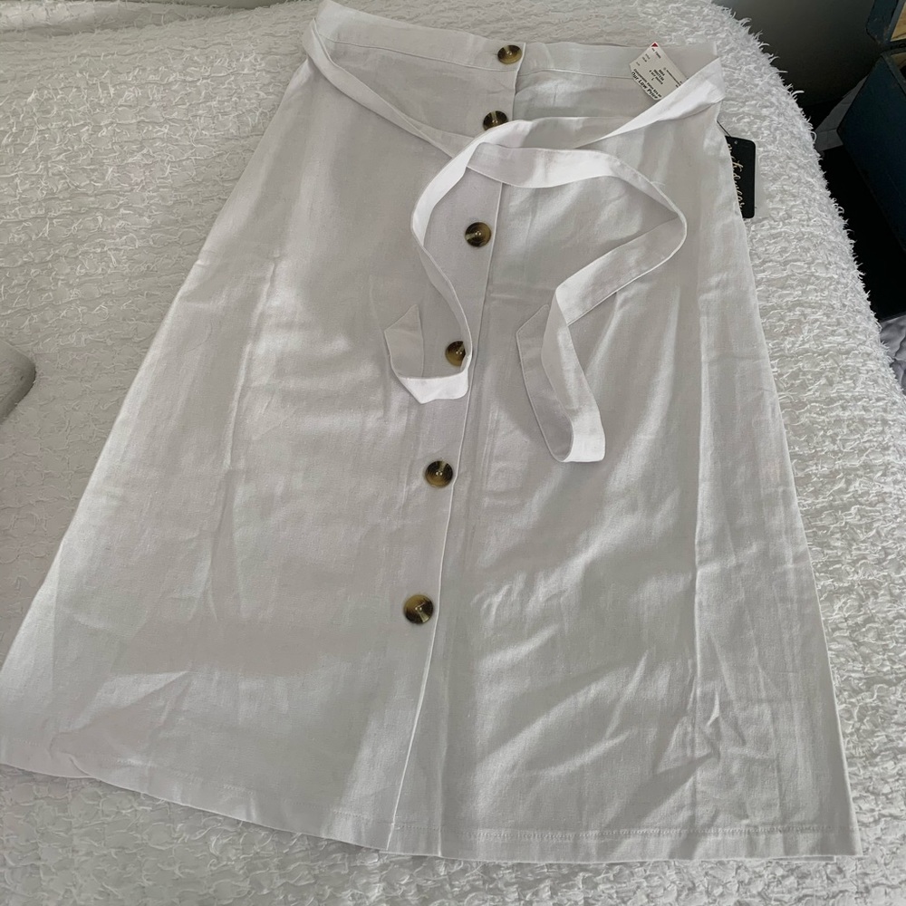 🤍White Linen Button Up Skirt🤍